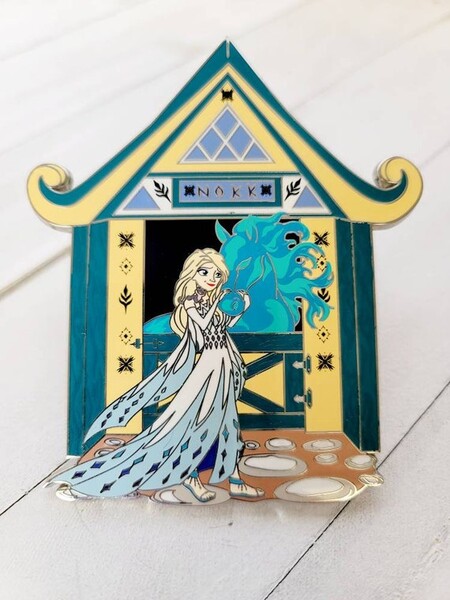 Elsa et Nokk fantasy pin, elsa pin cheval grange