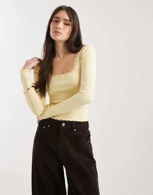 Miss Selfridge - Top côtelé à encolure carrée - Babeurre