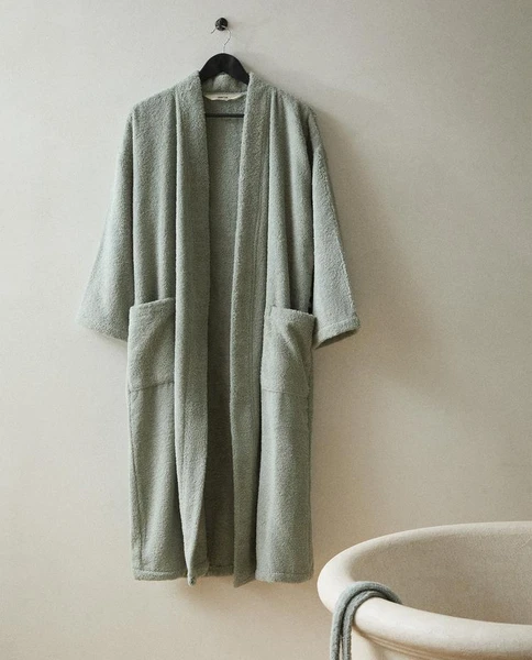 (420 GXM²) PEIGNOIR COTON PREMIUM - PEIGNOIRS ET CHAUSSONS - SALLE DE BAIN | Zara Home France | Zara Home France