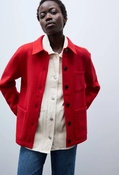 Veste contenant de la laine