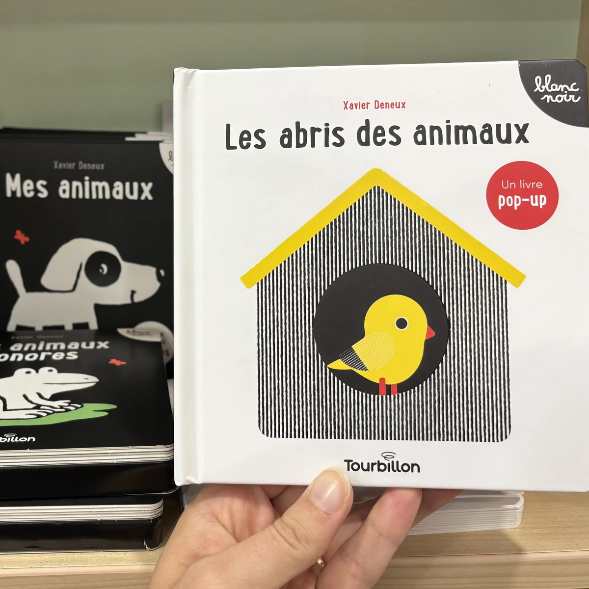 Livre en noir & blanc : « Les abris des animaux »