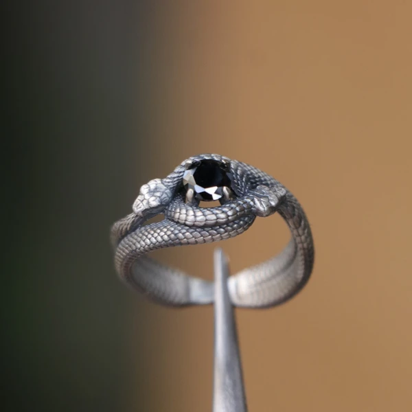 Snake Silver Ring, Onyx Snake Silver Ring, Goth Snake Jewelry, Snake Eating İtself Jewelry, Ouroboros Ring, Oxidized Snake Tanzanite Ring