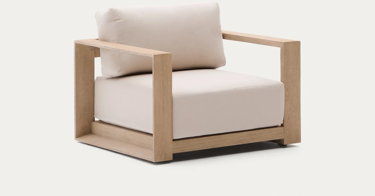 Fauteuil Ambra en bois d’acacia avec finition claire | Kave Home®