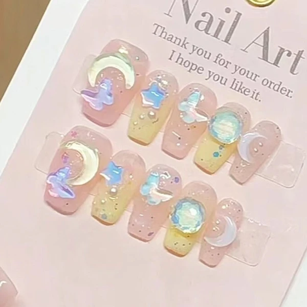 Fait main Aurora Gem Butterfly Crescent Star Cheese Cream French Cute Presse sur les ongles Ongles mignons Ongles de gemme Ongles crémeux Ongles