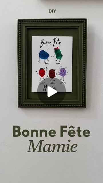 Eve on Instagram: "Manger c’est bien mais penser aux mamies aussi ☺️😉Voici un nouveau tuto avec un vieux cadre et un peu de peinture !Et ce qui est top c’est que cette idée fonctionne toute l’année même si t’as pas de mamie 😝Alors qui va le faire ?#minireyvediy #bonnefetemamie #upcycling"