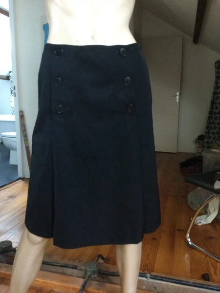 Jupe Agnès B vintage noire, double rangée de boutons