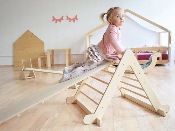 Triangle de PIKLER PIKI avec son plan incliné réversible