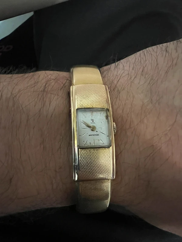 ancien montre bracelet en plaqué or de la marque yema
