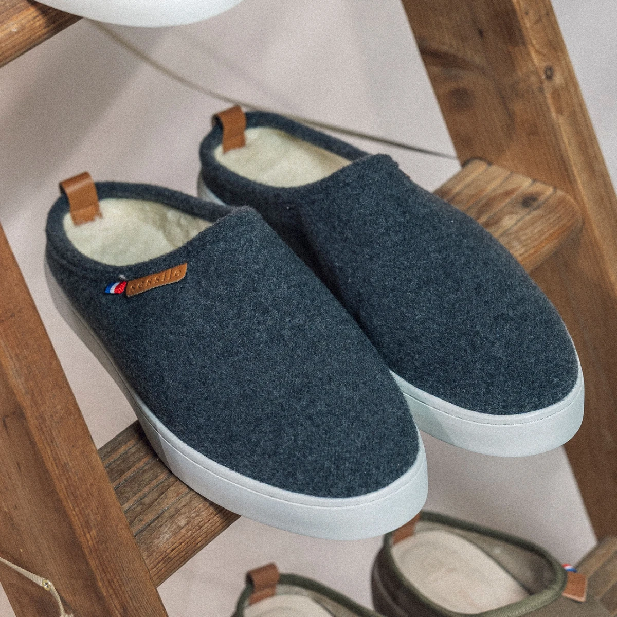 Kentia Laine Grise T45