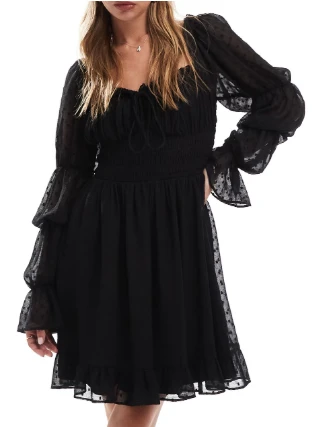 ASOS DESIGN - Robe courte tendance folk en plumetis avec manches longues et taille froncée - Noir