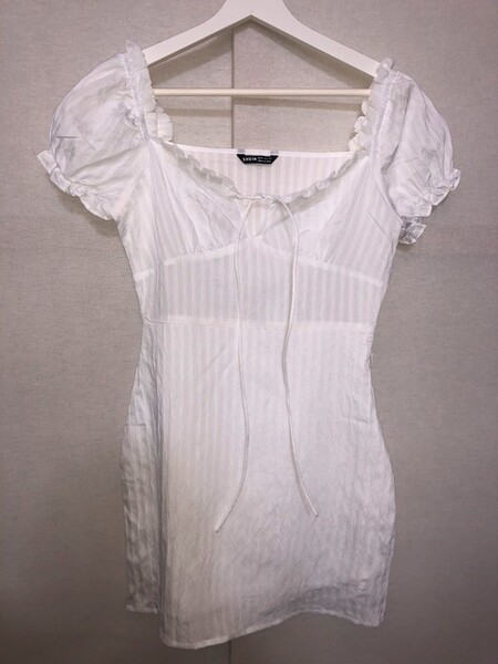 Süßes Sommerkleid mit Puffärmeln taille XS