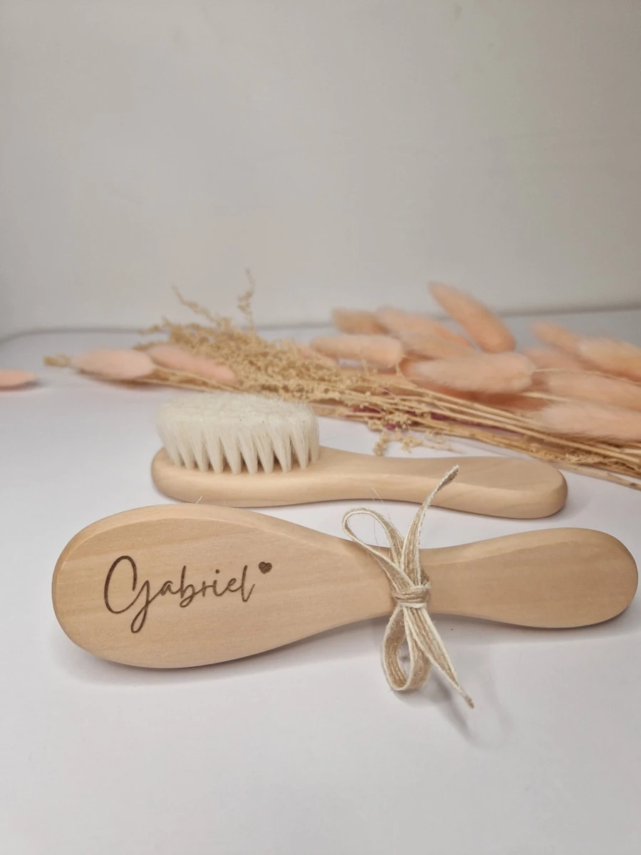 Brosse bébé en bois gravée - Pas spécialement ce lien-là