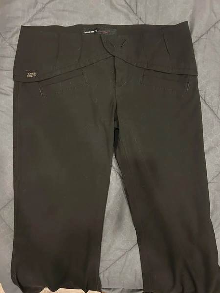 Pantalone a vita bassa