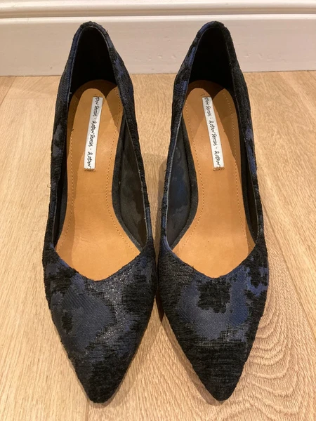 Feestelijke pumps van &Other Stories