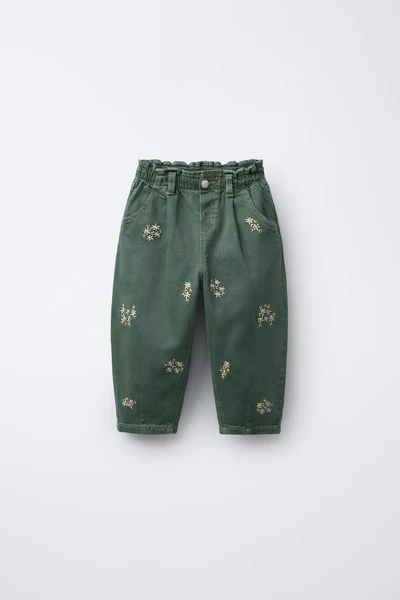 PANTALON BAGGY EN SERGÉ AVEC FLEURS BRODÉES