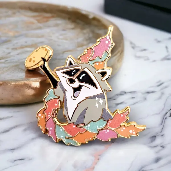 Cute raccoon pins (LE50)