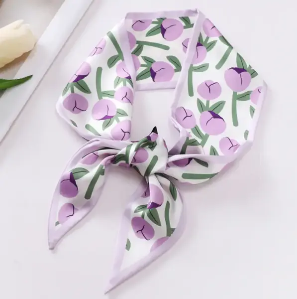 Foulard en soie à imprimé floral