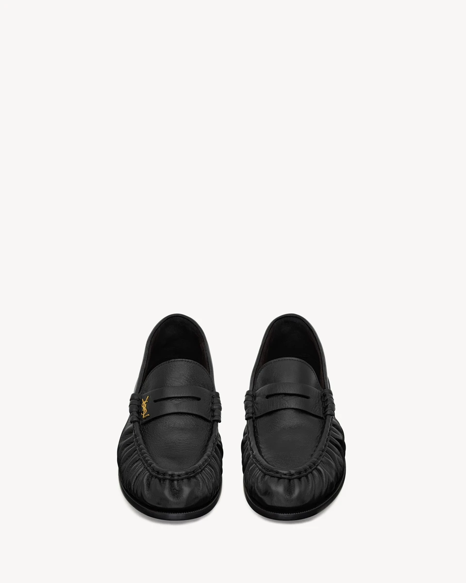 LE LOAFER supple mocassins en cuir brillant