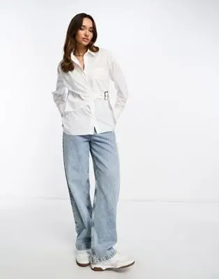ASOS DESIGN - Chemise avec détail cache-cœur et ceinture fonctionnelle - Blanc | ASOS