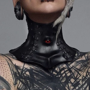 Skalmoeld - neck corset with demon eye