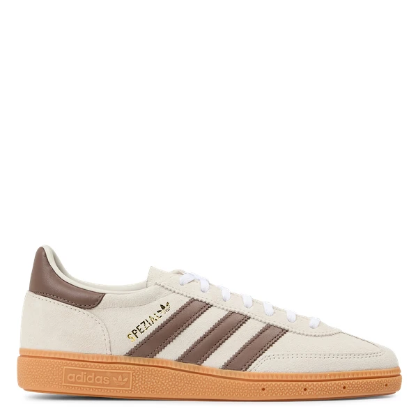 BASKETS BASSES EN CUIR ALUMINA-EARTH STRATA-GUM 2 ADIDAS - FEMME | Place des Tendances