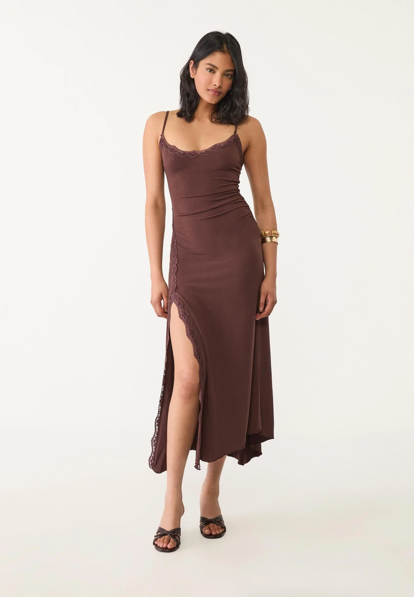 Robe longue en dentelle