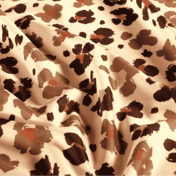 Tissu maillot de bain léopard marron – UV50, extensible et tendance