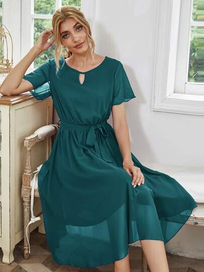 Robe en mousseline ceinturée