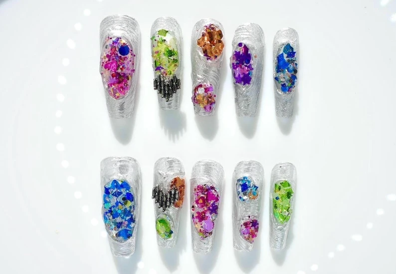 Presse personnalisée faite main sur les ongles | Conception de pierres précieuses chromées de l'an 2000 | Texture cristal arc-en-ciel en feuille