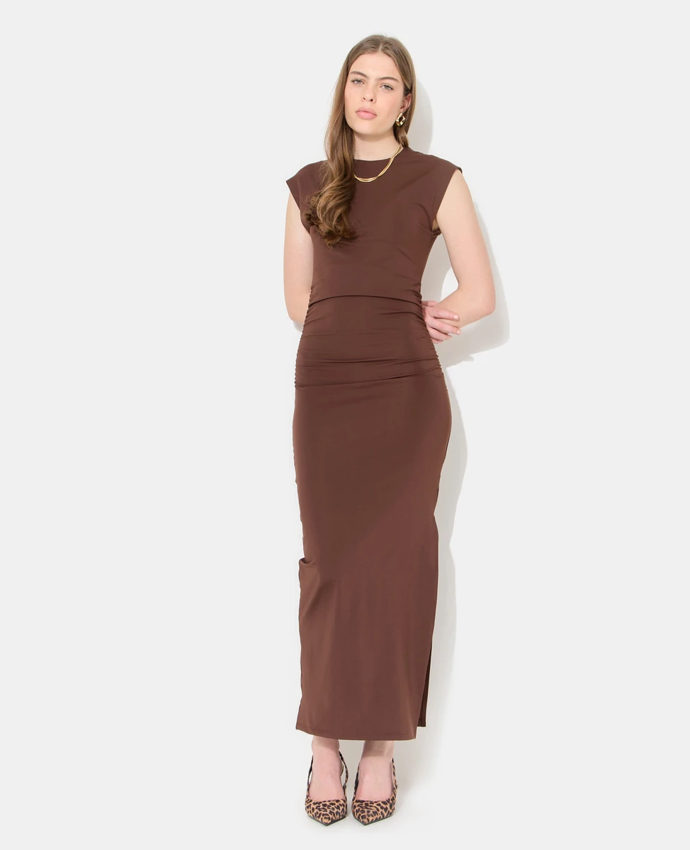 Robe longue sans manches avec fronces