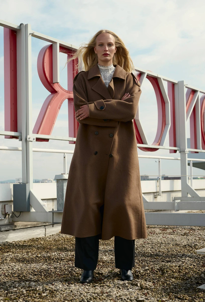 Trench long contenant de la laine