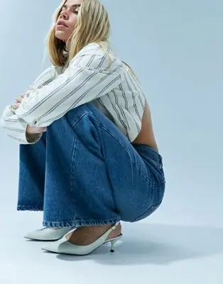 ASOS DESIGN - Chemise courte à fines rayures et épaulettes - Gris