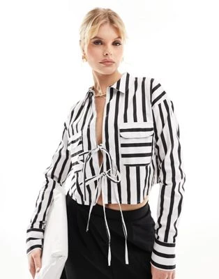 ASOS DESIGN - Chemise courte rayée avec liens noués à l'avant - Noir et blanc | ASOS