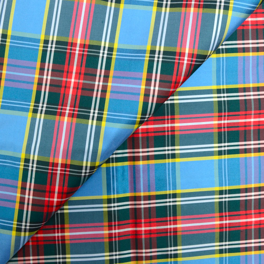 Taffetas de soie clan ligne rouge fond bleu