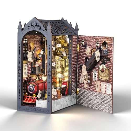 Cuteefun Kit Maison Poupee avec LED & Housse de Protection, DIY Artisanat Créatif & Book Nook Décoratives, pour Adultes et Adolescents, Cadeau de Noël, Halloween, d'anniversaire (Train Magique)