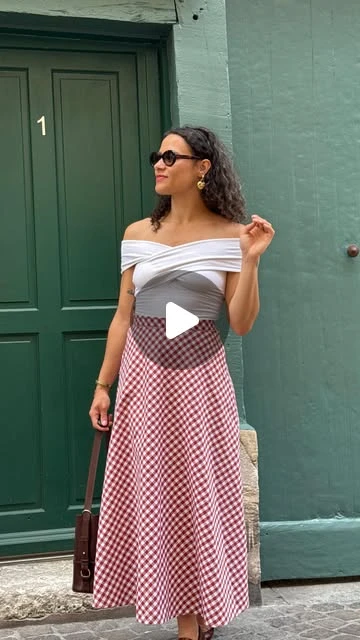 Mélanie - mon quotidien en couture🧵🌞 on Instagram: "LA Jupe cousue main parfaite pour cet été 🌞Tissu : @mondialtissus le lien est en story à la une “Tissus” (offert)Patron : La jupe @ledressingdecindyJe l’ai coupée dans le biais pour avoir un joli tombé et un effet plus fluide, mais ce n’est pas du tout obligatoireDis moi si tu as des questions, et bon dimanche les filles 🌞#couturedebutant #patrongratuit #mondialtissus"