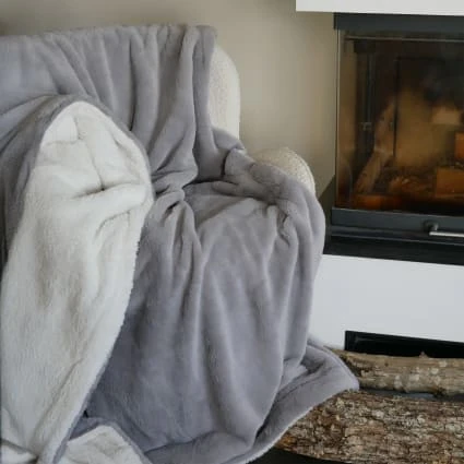 Plaid polaire doublé imitation "Lapin" gris clair 130x170cm