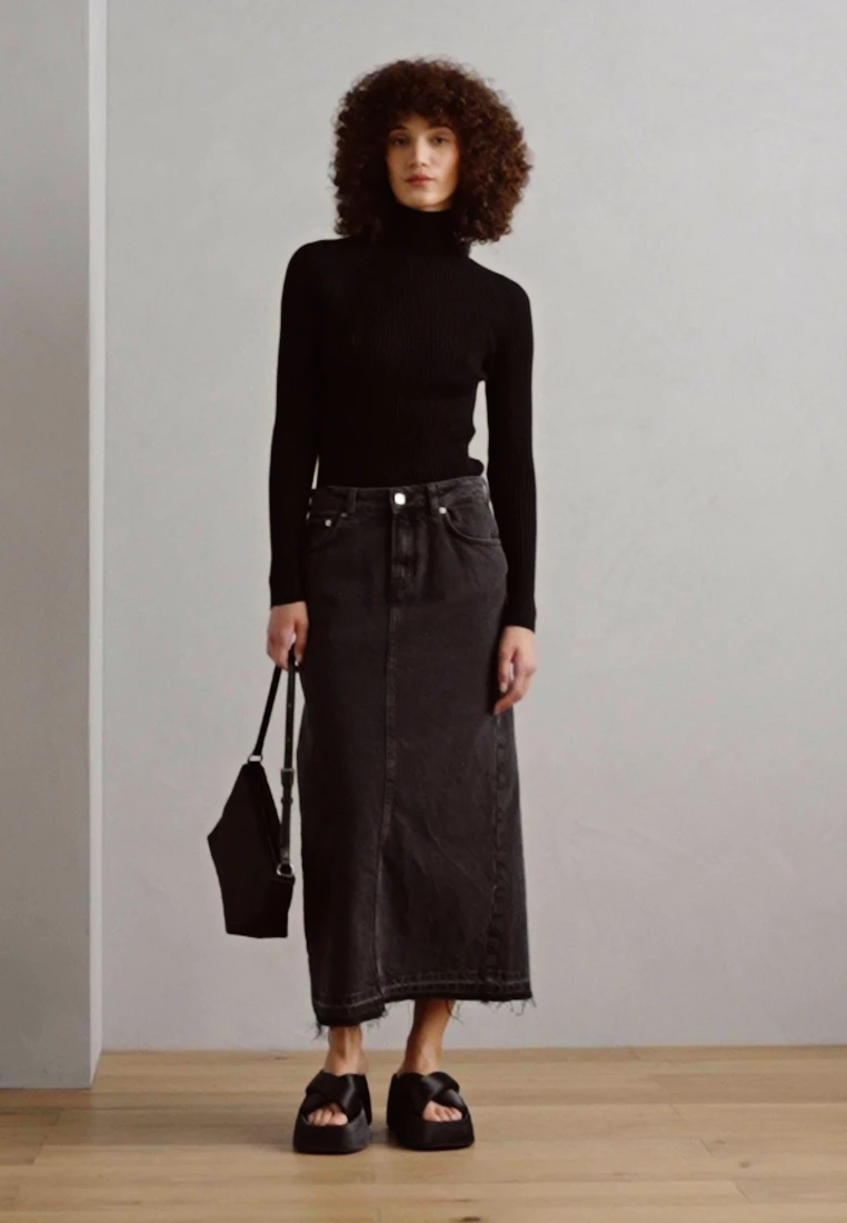 Pullover - black