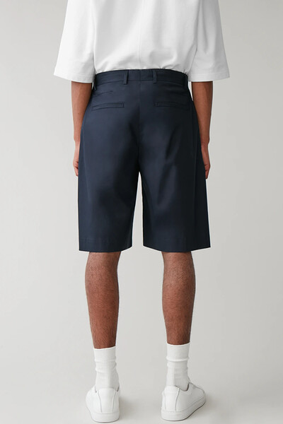 CLASSIC COTTON-MIX SHORTS - Navy - Shorts - COS FR
