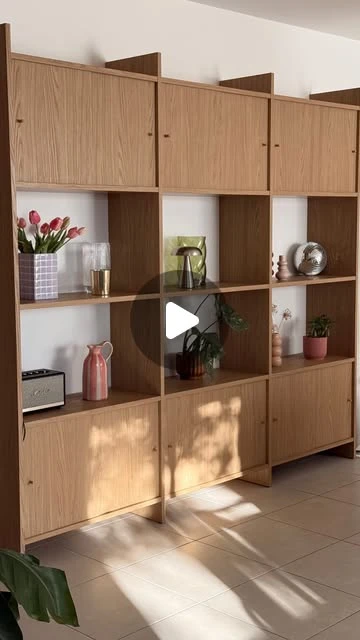 Marie Le Briand on Instagram: "Ça change tout non ? 🥹🪩🤎L’étagère @ikeafrance Ladmakare ✨ aussi belle que abordable#maison #decoration #salon #inspirationdeco #inspotoyourhome"