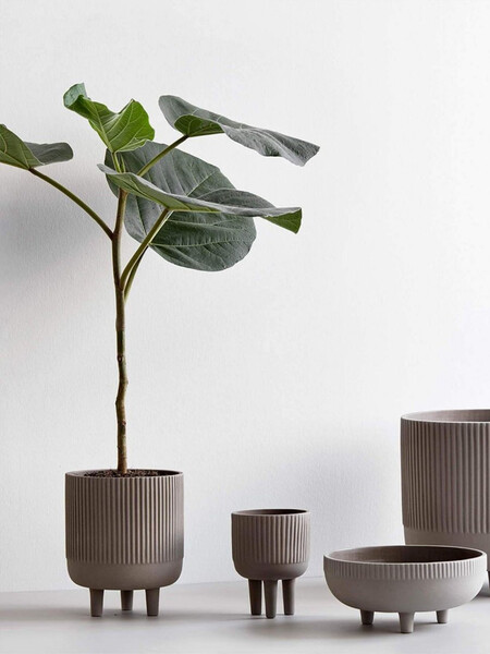 Cache-pot Nils en terre cuite L - Kristina Dam | MBS Design