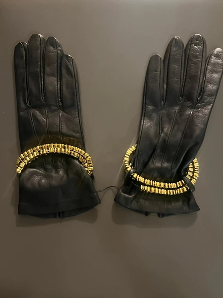 Guanti in pelle neri e oro Moschino