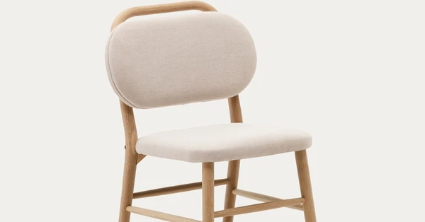 Chaise Helda en chenille beige et bois de chêne FSC Mix Credit | Kave Home France