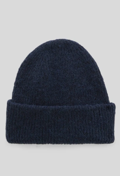 Bonnet à revers contenant de la laine