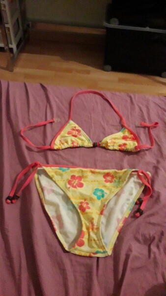 Maillot de bain avec des fleurs