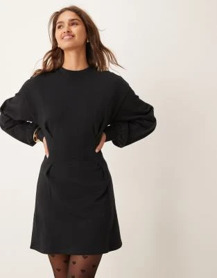 ASOS DESIGN - Robe molletonnée courte avec taille cintrée - Noir