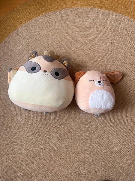 2 peluches squishmallows