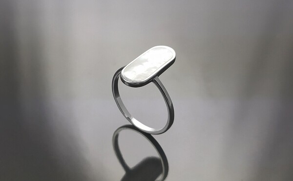 White Oval Ring, Sterling Silver, Genuine Mother of Pearl Shell, Flat Stone Ring, Minimalist Everyday Style Jewelry, Modern Gift