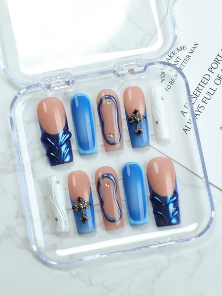 10 pièces d'ongles plaqués bleus style Y2K faits à la main, ongles carrés longs, ongles faux avec décoration de pointe française, dégradé avec croix 3D et lignes ondulées pour femmes et filles