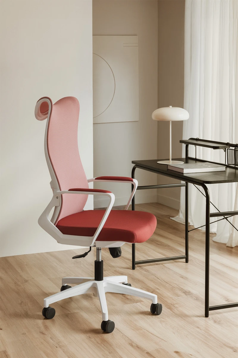 Chaise de bureau avec roulettes et accoudoirs Ribaute